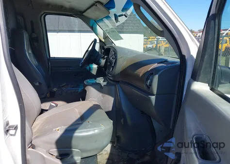 2005 Ford E-250 Commercial/Recreational z USA, uszkodzony, nr VIN 1FTNE24L05HA71747